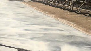 25 à 30 mmd’épaisseur talochés à la main. Le sol en asphalte peut être mis en service deux à trois heures après son complet refroidissement. C’est une surface plus confortable qu’un béton rainuré. Smac 25 à 30 mmd’épaisseur talochés à la main. Le sol en asphalte peut être mis en service deux à trois heures après son complet refroidissement. C’est une surface plus confortable qu’un béton rainuré. Smac